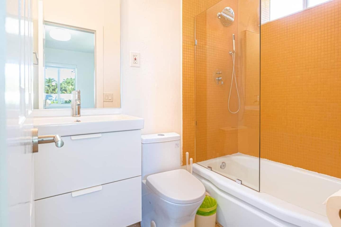 1 Bedroom El Portal #7 Appartamento *