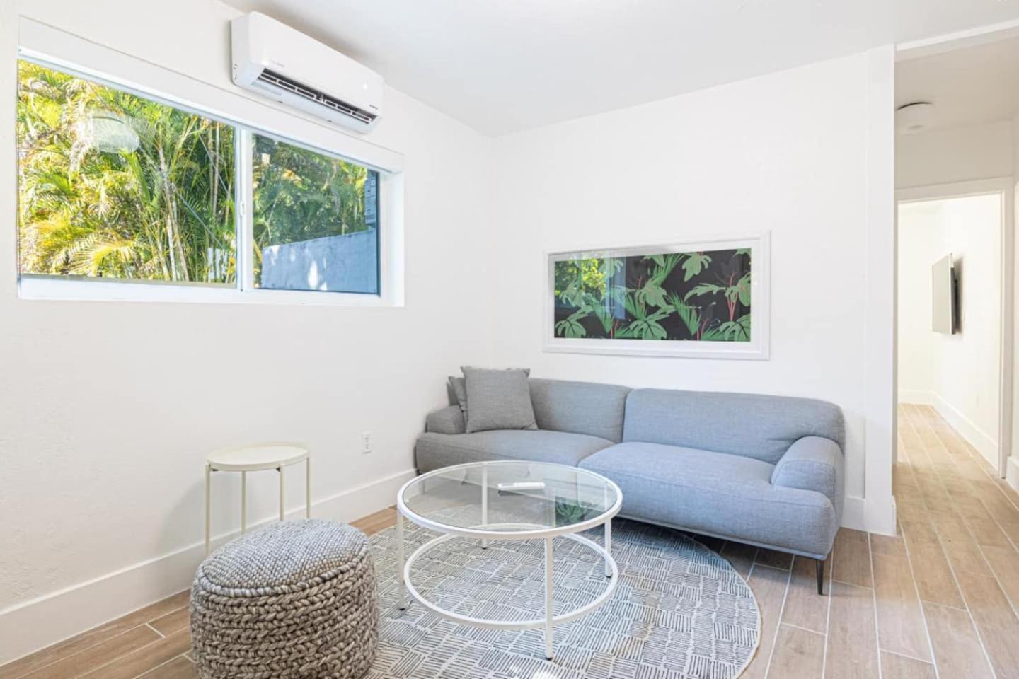 Appartamento 1 Bedroom El Portal #7 *
